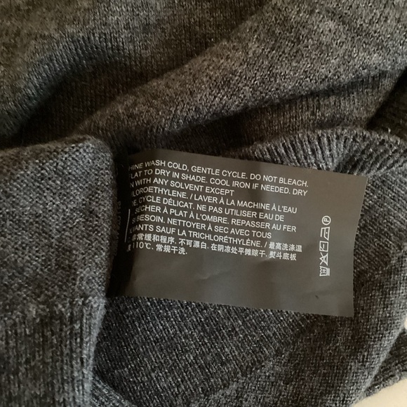 THEORY Men’s V Neck Merino Wool Sweater Gray size XXL - Picture 6 of 6